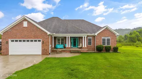 108 Brenray Dr, Harriman, TN 37748
