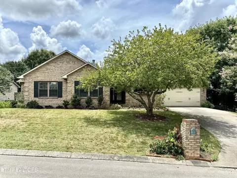 305 Woodsboro Ln, Maryville, TN 37804