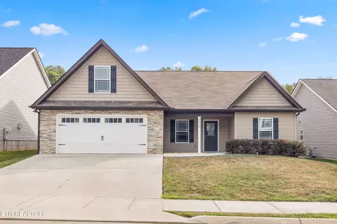 2450 Eppie Cove Ln, Knoxville, TN 37931