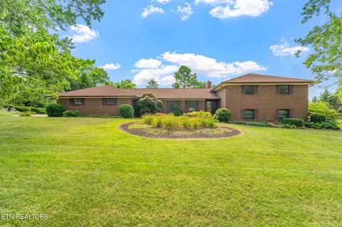 8606 Wimbledon Dr, Knoxville, TN 37923