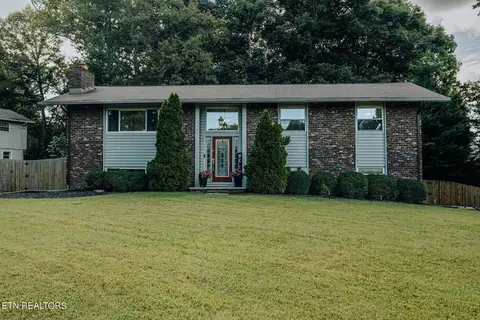 909 Midsouth Rd, Knoxville, TN 37919