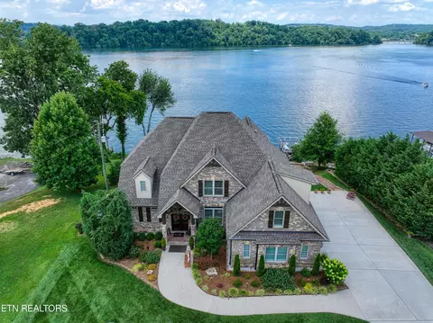 4628 Gravelly Hills Rd, Louisville, TN 37777