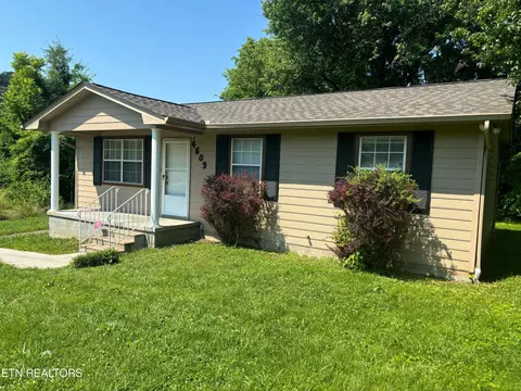 4609 NEna Rd, Knoxville, TN 37918
