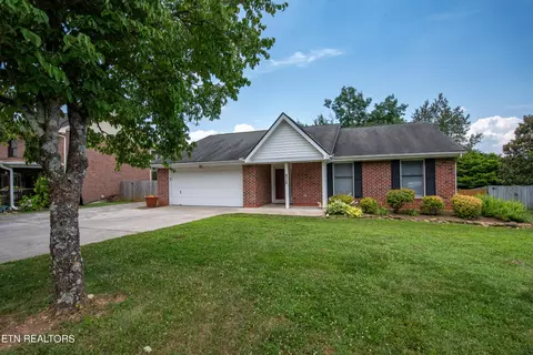 8720 Mill Run Dr, Knoxville, TN 37922
