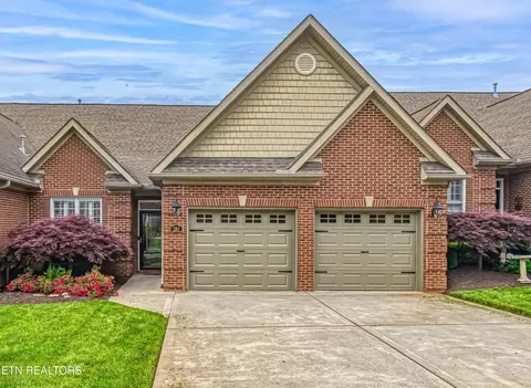 181 Waterford Cir, Lenoir City, TN 37772