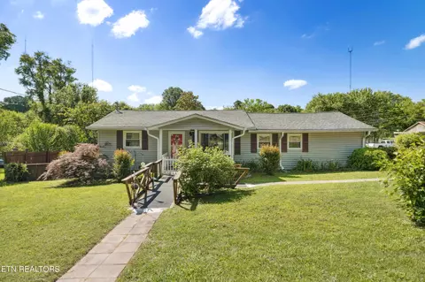 602 Mitchell Dr, Knoxville, TN 37912
