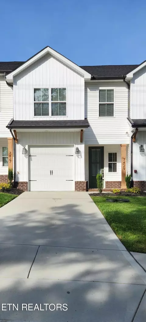 7429 Thomas Ln, Knoxville, TN 37918