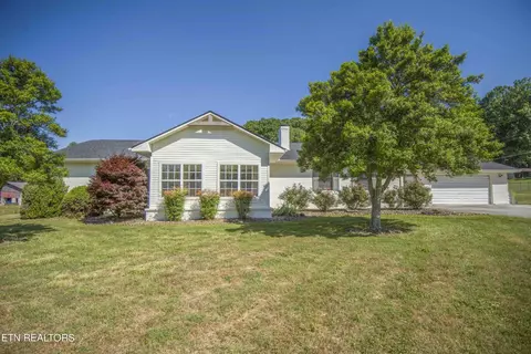 848 Ridgeview Dr, Clinton, TN 37716