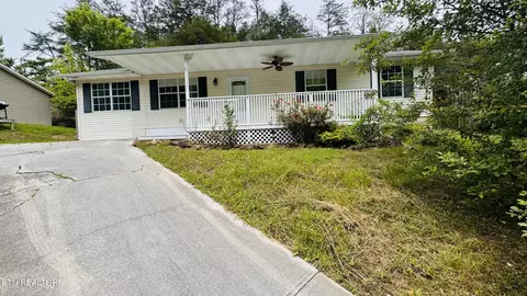 918 Hill Hollow Dr, Sevierville, TN 37876