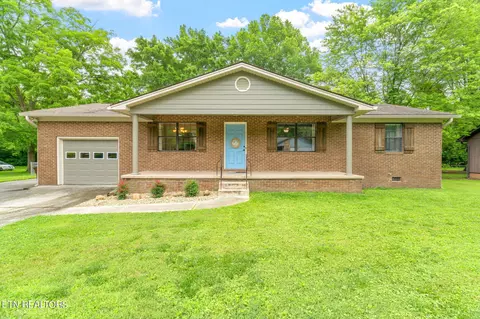 211 Tusculum Dr, Oak Ridge, TN 37830