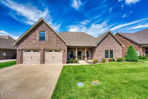 248 Olympic Dr, Lenoir City, TN 37771