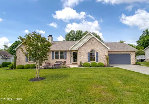 1101 Summerfield Dr, Maryville, TN 37801