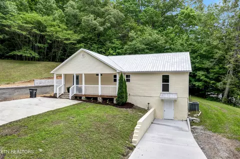 2019 Demory Rd, La Follette, TN 37766