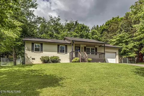 9041 Highbridge Dr, Knoxville, TN 37922
