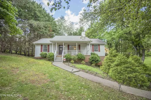 1709 Harts View Dr, Knoxville, TN 37922