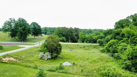5524 Maple Hill Rd, Loudon, TN 37774