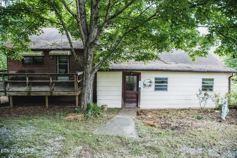 2713 Peterson Ln, Knoxville, TN 37920