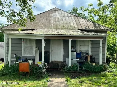 408 N C St, Lenoir City, TN 37771
