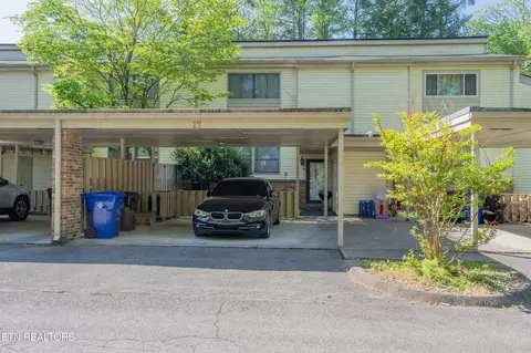 17 Bradford Cir, Oak Ridge, TN 37830