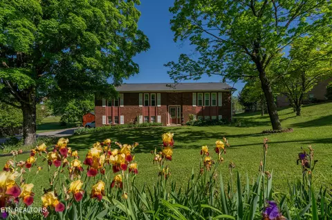 2806 Pleasant View Ave, Maryville, TN 37803