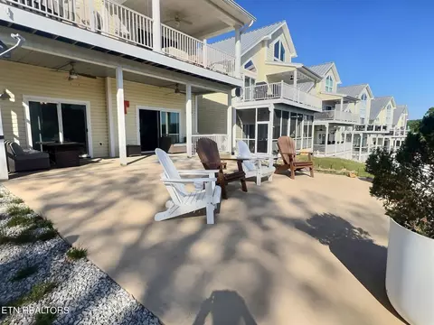 187 N Deer Hill Village Ln #58B, La Follette, TN 37766