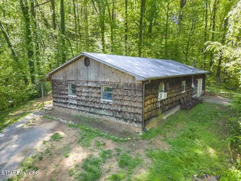 811 Old Piney Rd, Maryville, TN 37803