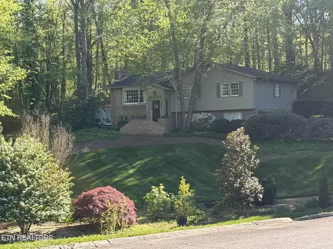 105 Normandy Rd, Oak Ridge, TN 37830