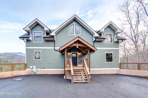 2731 Knights Ln, Sevierville, TN 37862