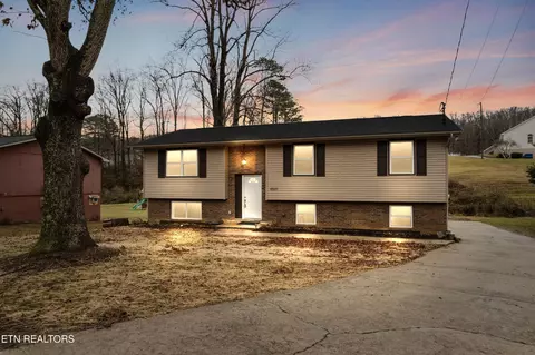 6521 W Garwood Cir, Knoxville, TN 37918