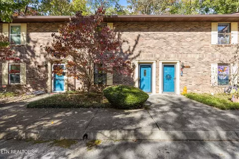 1337 Francis Station Dr, Knoxville, TN 37909