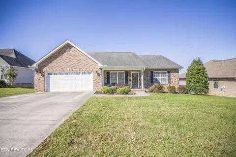 204 Cornerstone Cir, Clinton, TN 37716