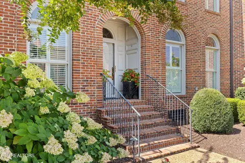 3340 Kingston Pike #4, Knoxville, TN 37919