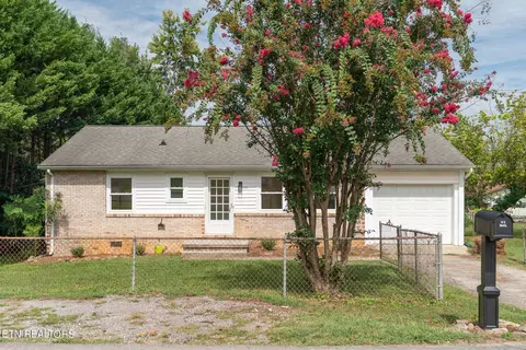 328 Defoe Cir, Maryville, TN 37804