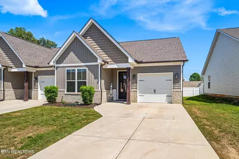 7600 Long Shot Ln, Knoxville, TN 37918