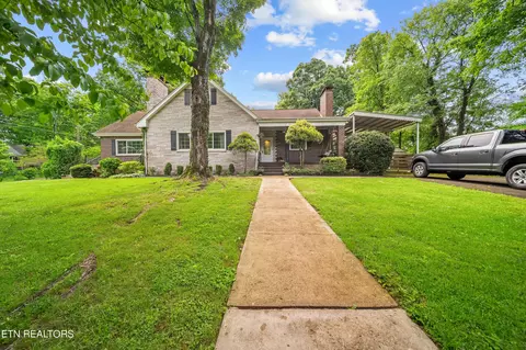 5601 Lake Shore Dr, Knoxville, TN 37920