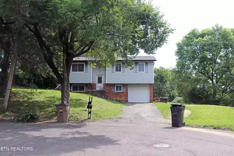 6201 Robin Heights Dr, Knoxville, TN 37921
