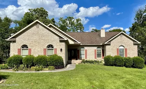 3712 Stonegate Ln, Powell, TN 37849