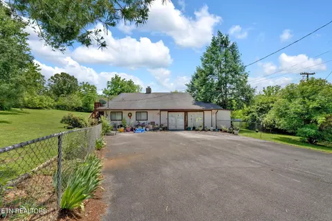 1106 Mary Kay Dr, Sevierville, TN 37862
