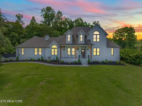 456 Casey Ln, Strawberry Plains, TN 37871