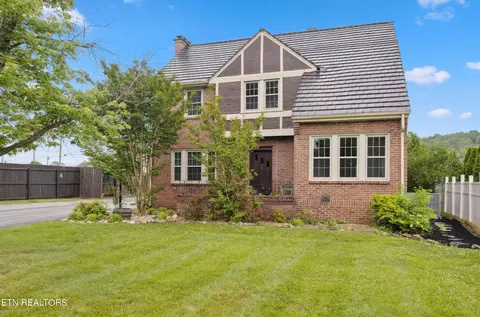 216 Adair Dr, Knoxville, TN 37918