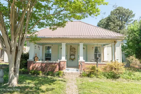 1122 Wright St, Sweetwater, TN 37874