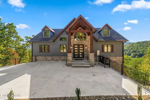 4215 Teaberry Vista Ln, Sevierville, TN 37862