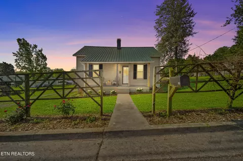 1117 Wright St, Sweetwater, TN 37874
