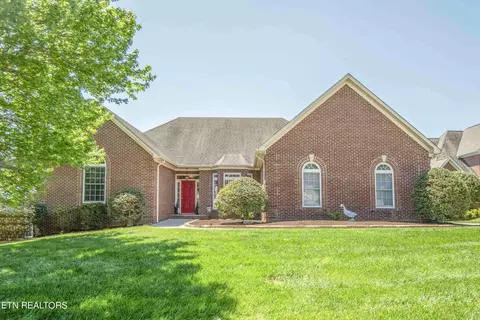 10209 Meadow Ridges Ln, Knoxville, TN 37922