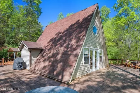 149 Sparrow Cir, Speedwell, TN 37870