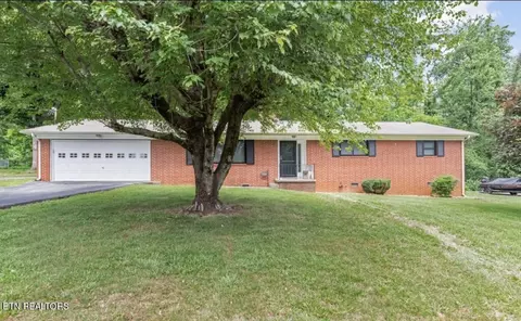 2223 Sentell Cir, Maryville, TN 37803