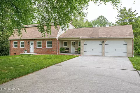 316 E Heritage Dr, Knoxville, TN 37934