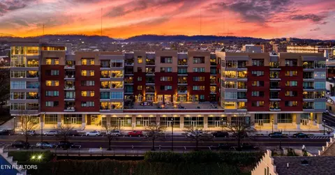 333 W Depot Ave #404, Knoxville, TN 37917