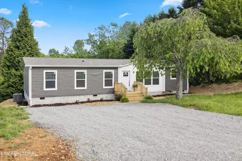 205 Pinecrest Dr, Loudon, TN 37774