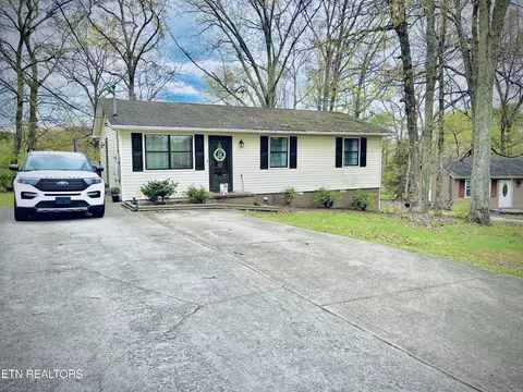 5936 W Pine Ln, Knoxville, TN 37909